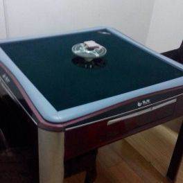 9.8成新麻將桌轉(zhuǎn)讓-合肥家具家私